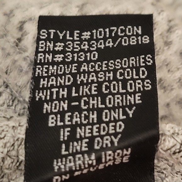 A. Byer Women's grey/white super soft tunic top size Medium - Picture 6 of 7